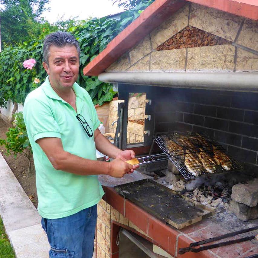 Photo Caption: Enjoy a tasty lunch or dinner barbecue in the garden